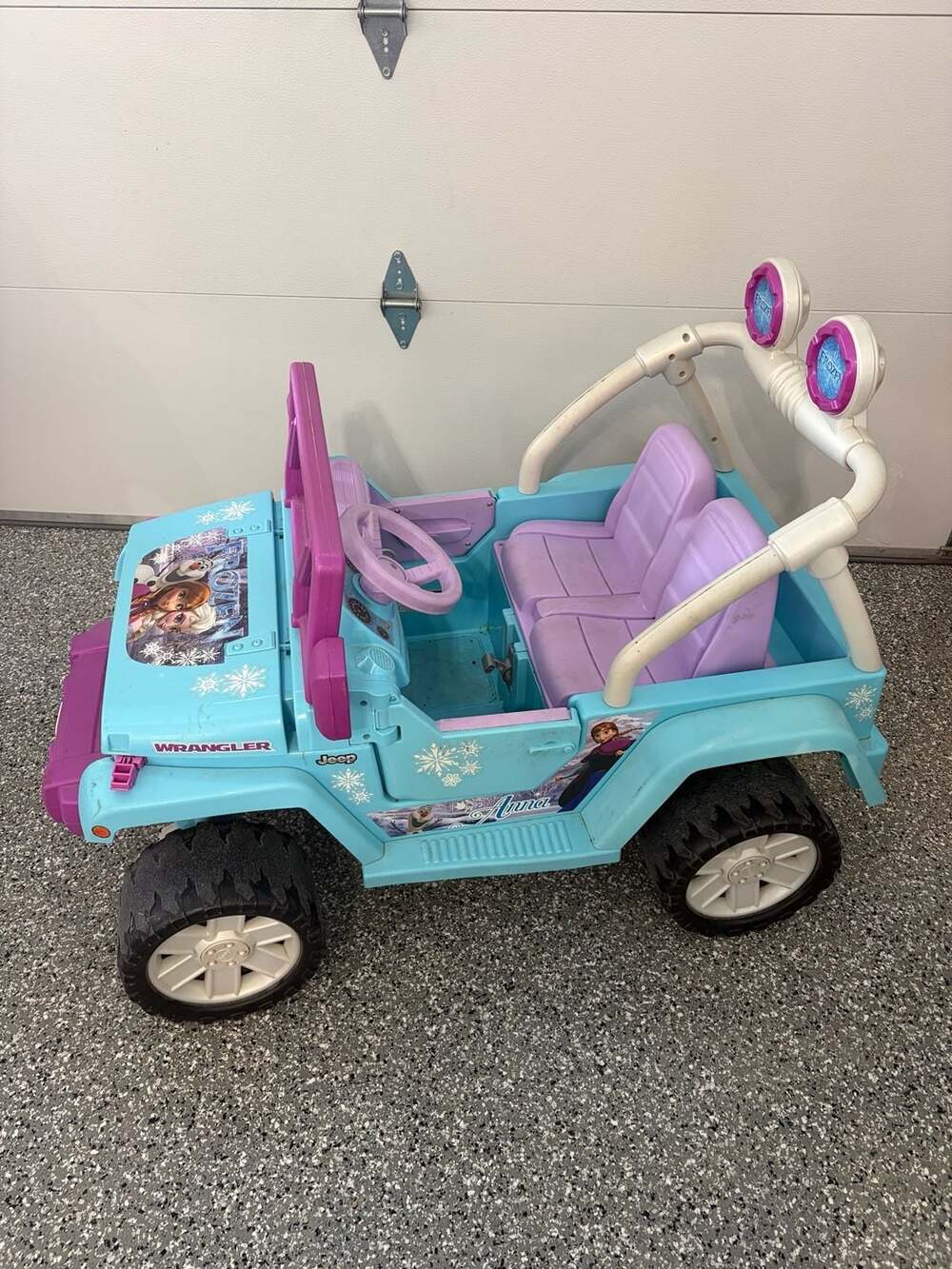 Fisher-Price Power Wheels Disney Frozen Jeep Wrangler Ride-On Toy